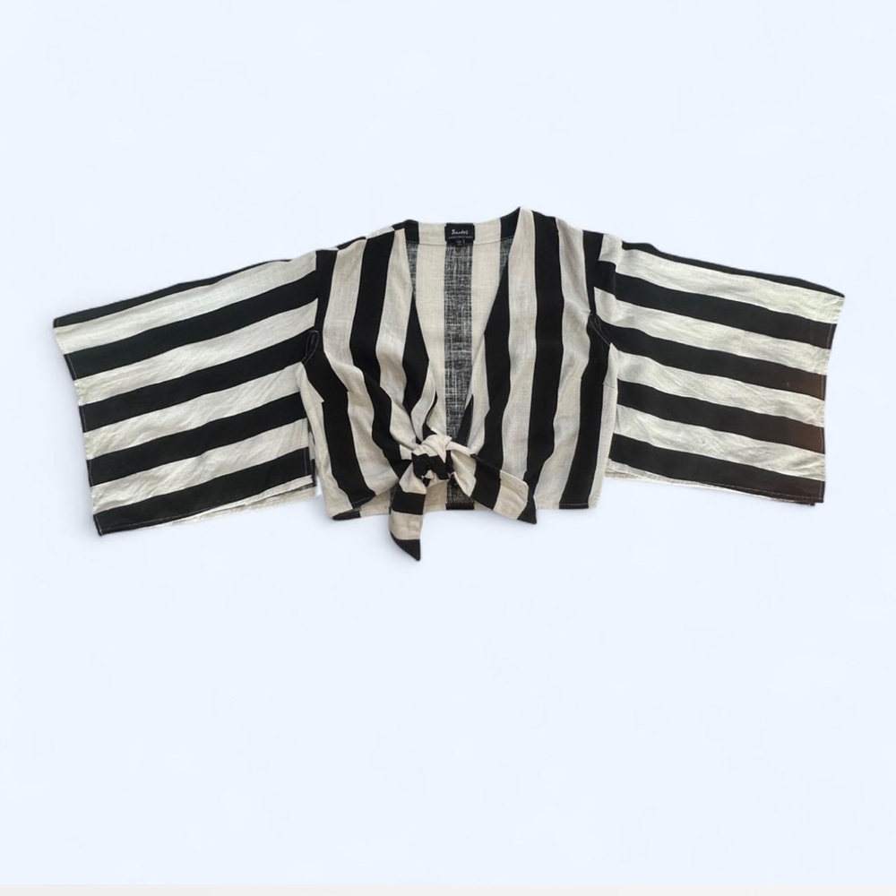 Bold Black and White Striped Tie Front Crop top with Kimono Style Sleeves Bardot - Picture 7 of 7